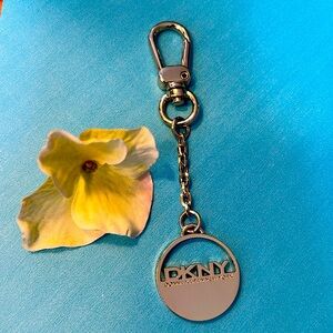 DKNY Donna Karan NEW YORK Purse Charm/Keychain Gold Tone with purse clip